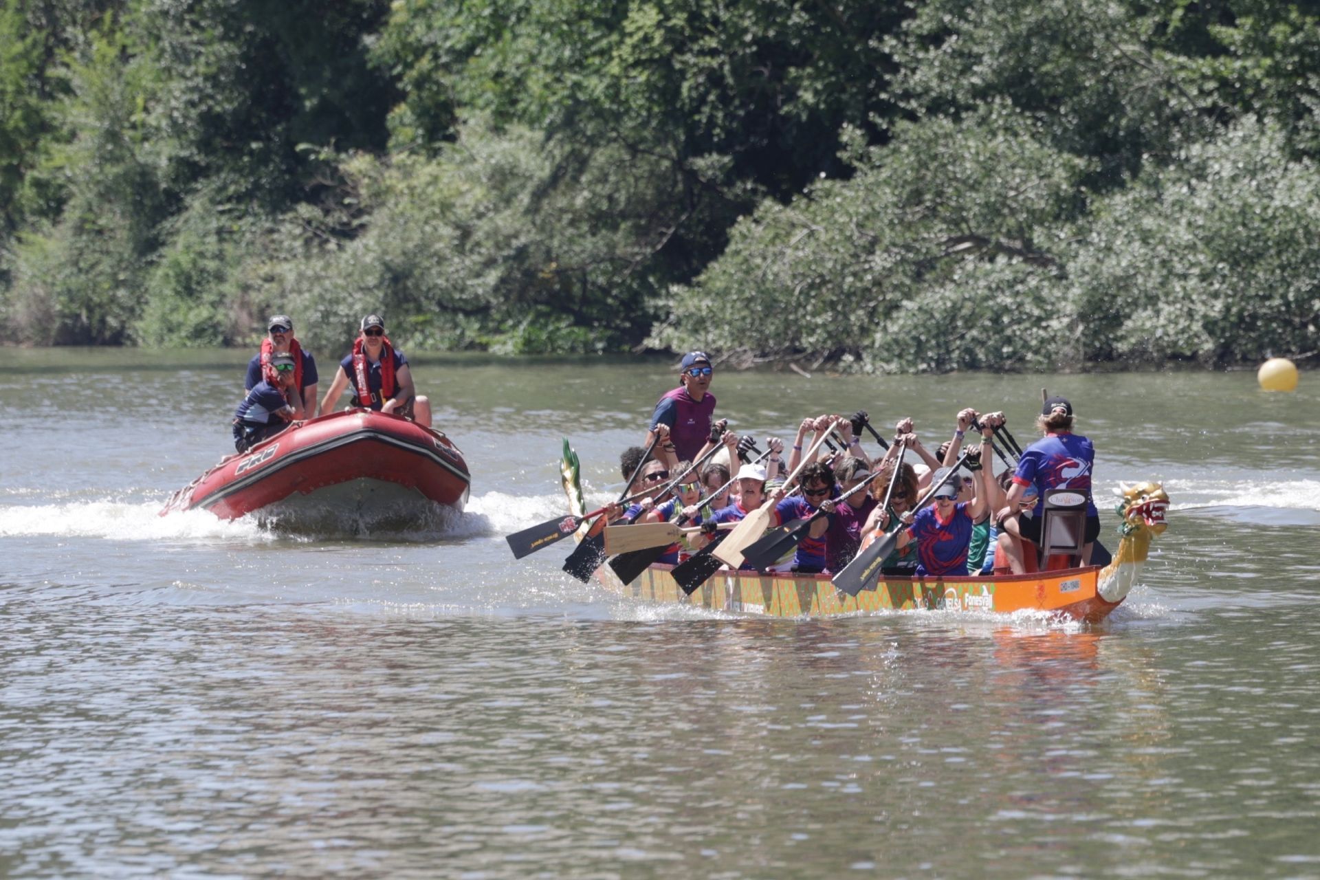 Las imágenes de las Valkirias en el Pisuerga a ritmo de la modalidad Dragon Boat