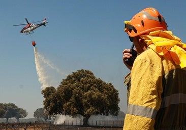 4.720 efectivos, 33 aviones y helicópteros... Así combate Castilla y León los incendios forestales
