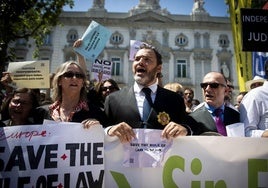 Ccncentración de jueces y fiscales frente al Tribunal Supremo.