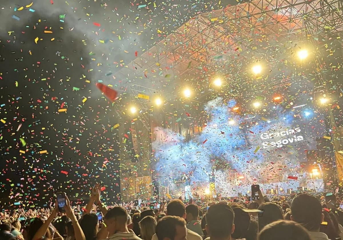 Momentos finales del concierto de Andy y Lucas en Segovia.