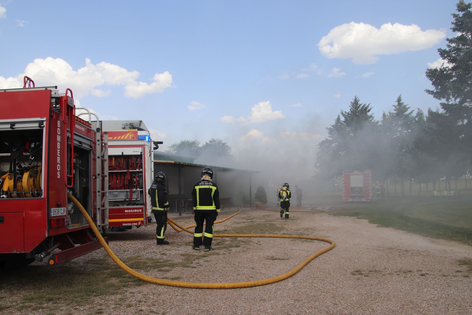 Fotos del incendio de un club de golf en un pueblo de Segovia