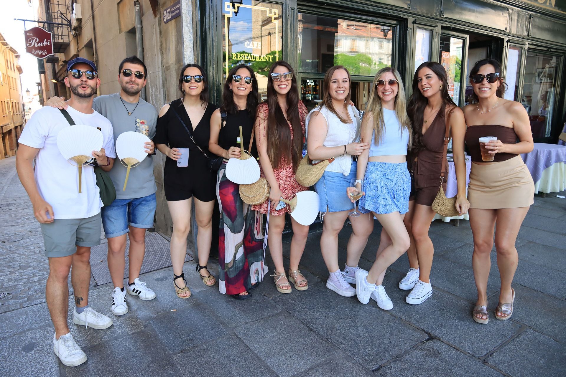 Fotos del tardeo de fiestas del sábado en Segovia