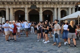 Fotos del tardeo este sábado en la Plaza Mayor