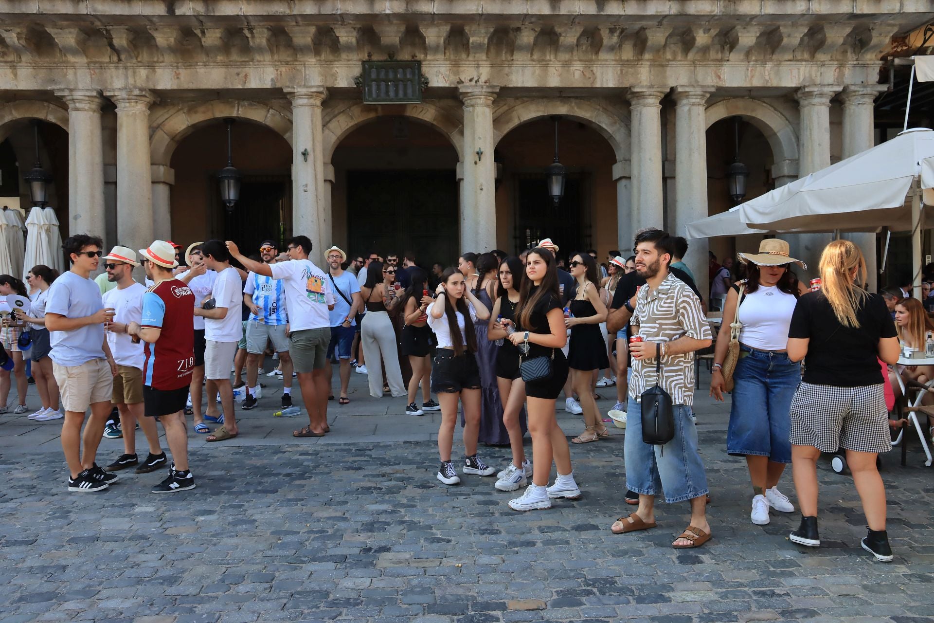 Fotos del tardeo de fiestas del sábado en Segovia