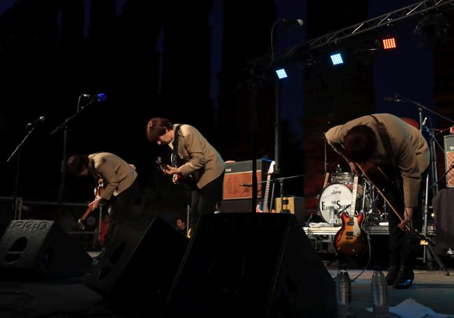 Fotos del concierto tributo a Los Beatles.