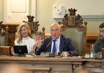 Carnero sobre Puente: «'Minisánchez' quiere seguir siendo alcalde desde Madrid»
