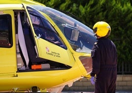 Uno de los helicópteros que atienden el transporte sanitario para Sacyl.