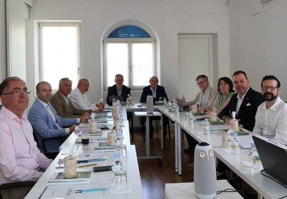 REunión del patronato en la sede de la Fundación Santa María la Real en la Casa Luelmo.