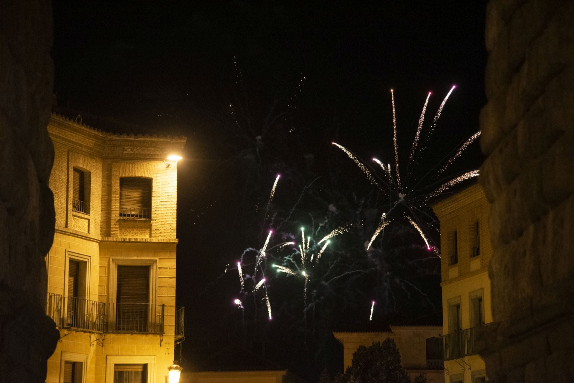 Fotos del espectáculo de fuegos artificiales en Segovia