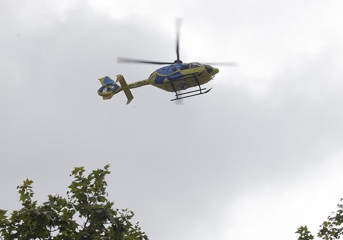 Un helicóptero de Sacyl.