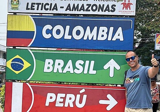 Manuel Jiménez en la ciudas fronteriza de Leticia, a orillas del río Amazonas