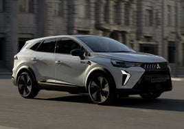 Dos imágenes promocionales del Mitsubishi Grandis, fabricado en Valladolid para Europa.