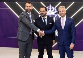 Gabriel Solares, Víctor Orta y Enrique Uruñuela, durante su presentación oficial en el Real Valladolid.