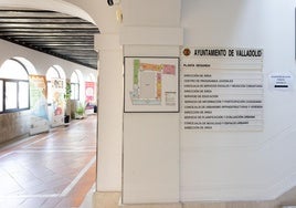 Zona de pasillos de la planta de San Benito donde tiene su sede la Concejalía de Urbanismo.