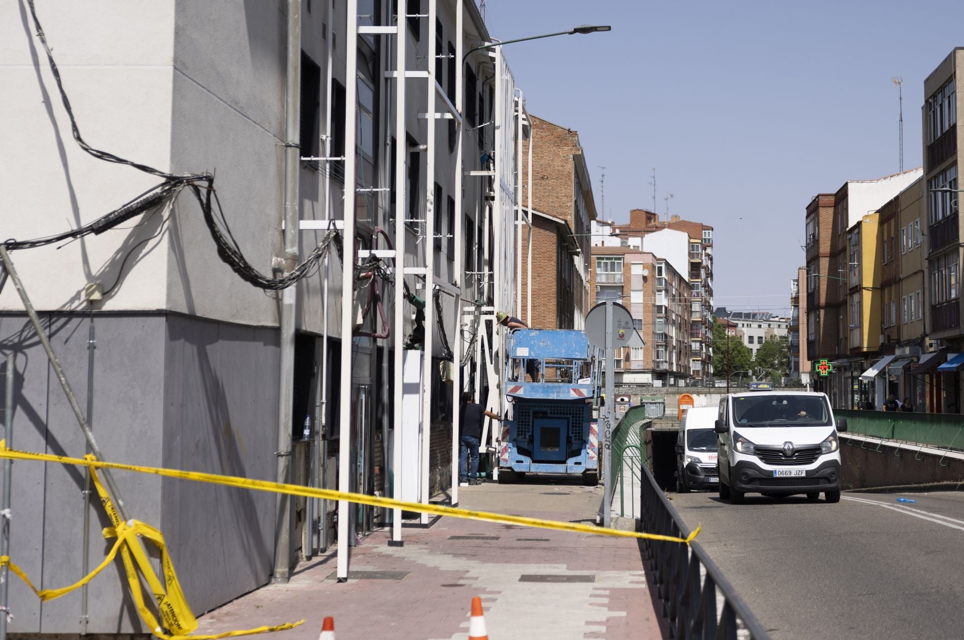 Comienzo de las obras de rehabilitación de las viviendas del barrio.