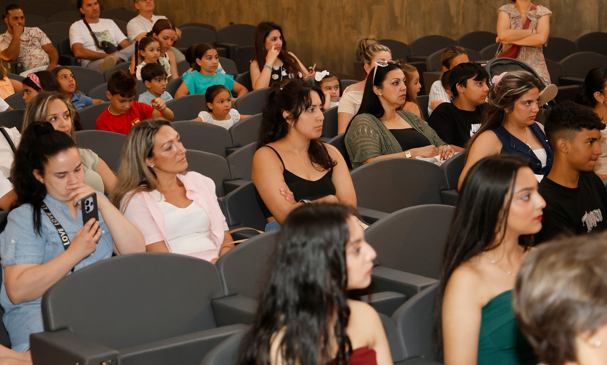 Los estudiantes gitanos celebran sus logros académicos en el Centro Cultural Provincial