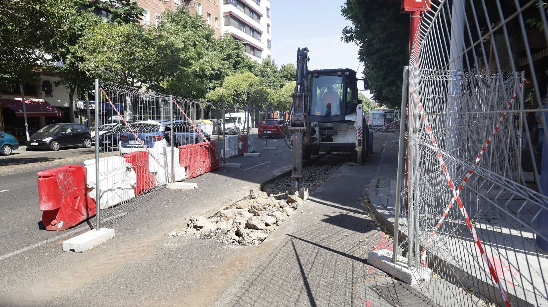 Las obras de la red de calor llegan a la avenida Casado del Alisal