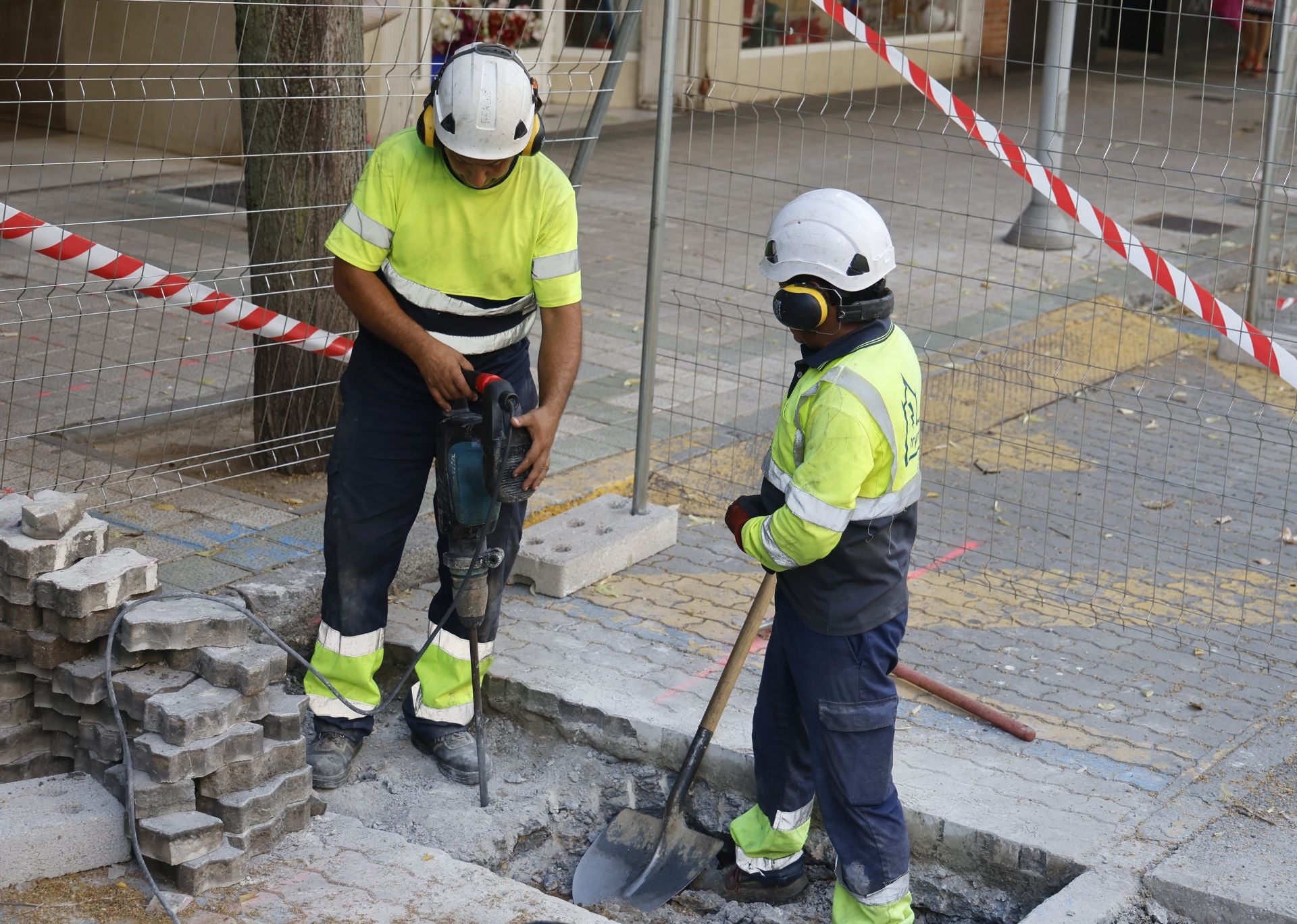 Las obras de la red de calor llegan a la avenida Casado del Alisal
