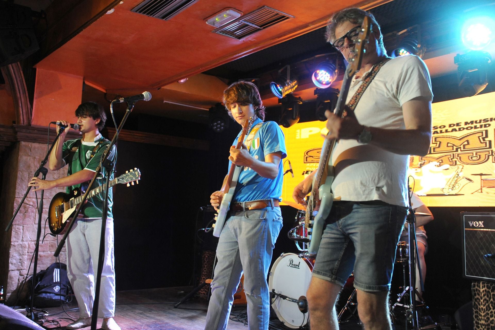 El grupo The Subterraneos durante su actuación.