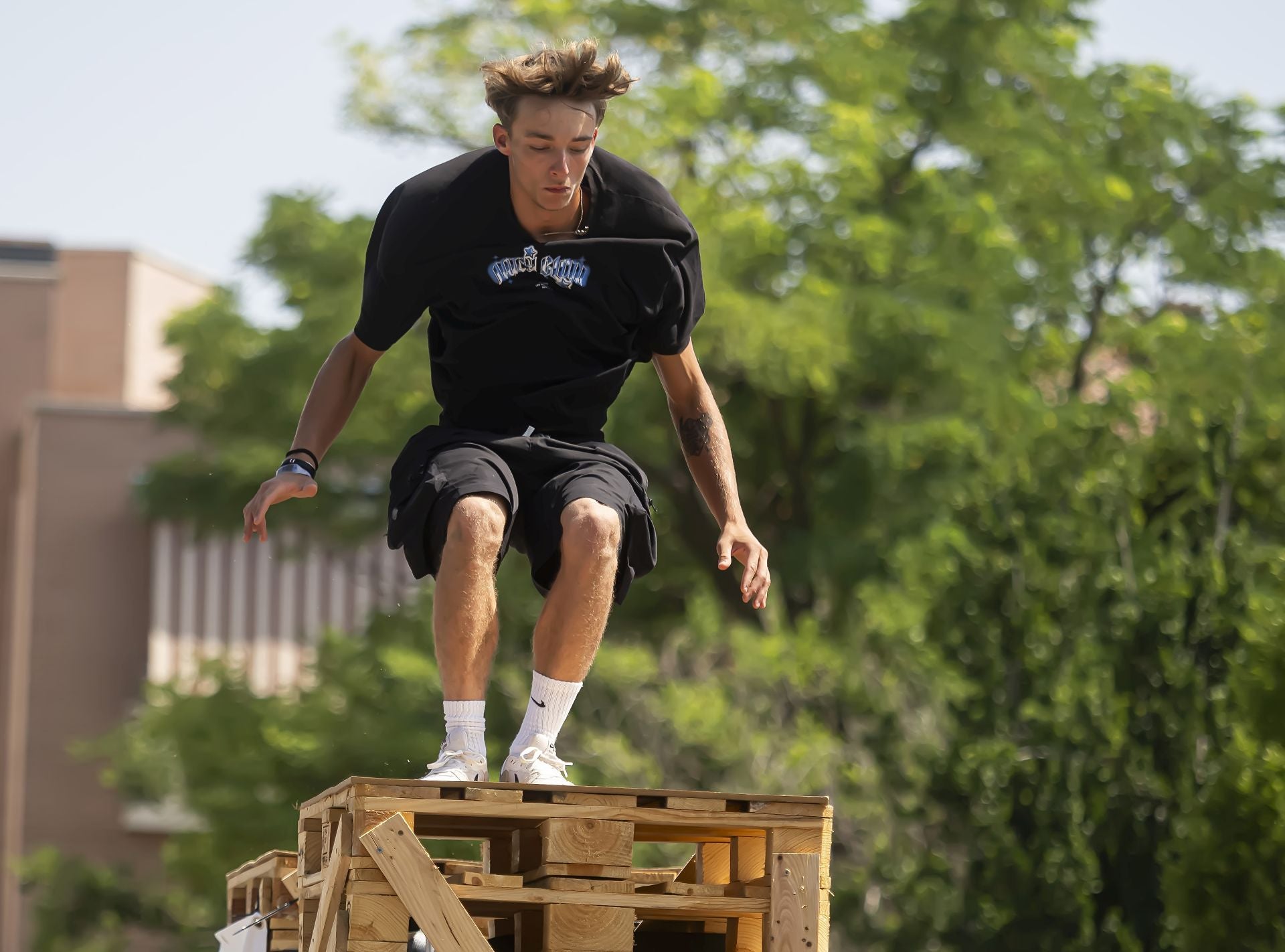 Las acrobacias de parkour impresionan en el LAVA