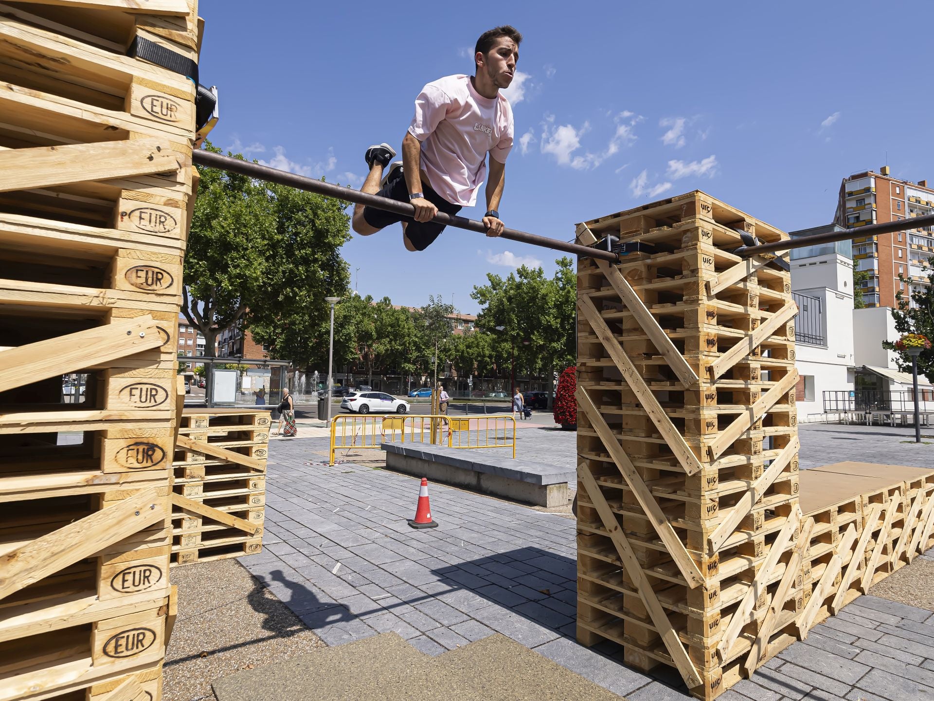 Las acrobacias de parkour impresionan en el LAVA