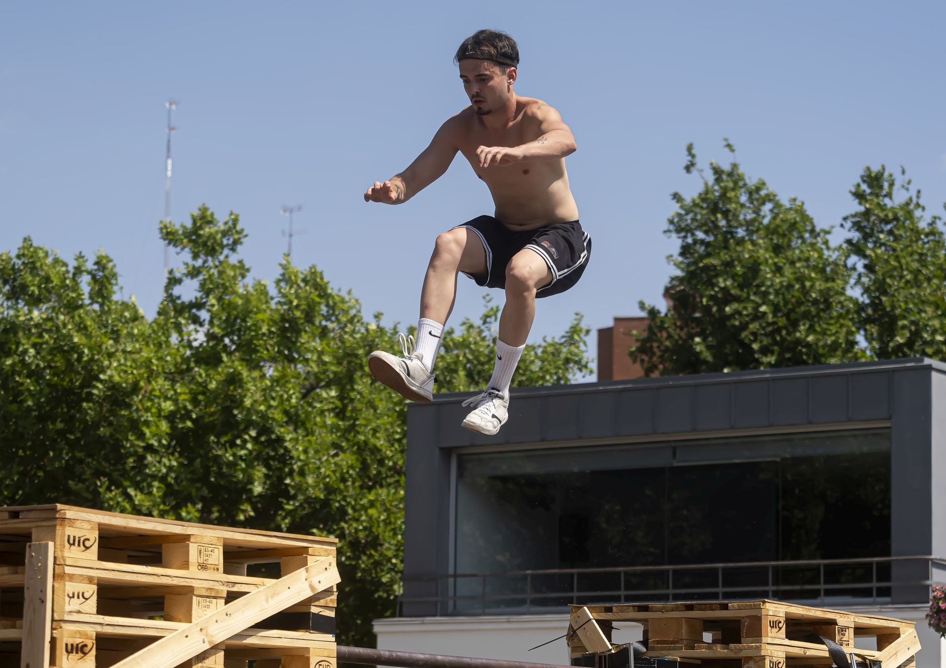 Las acrobacias de parkour impresionan en el LAVA