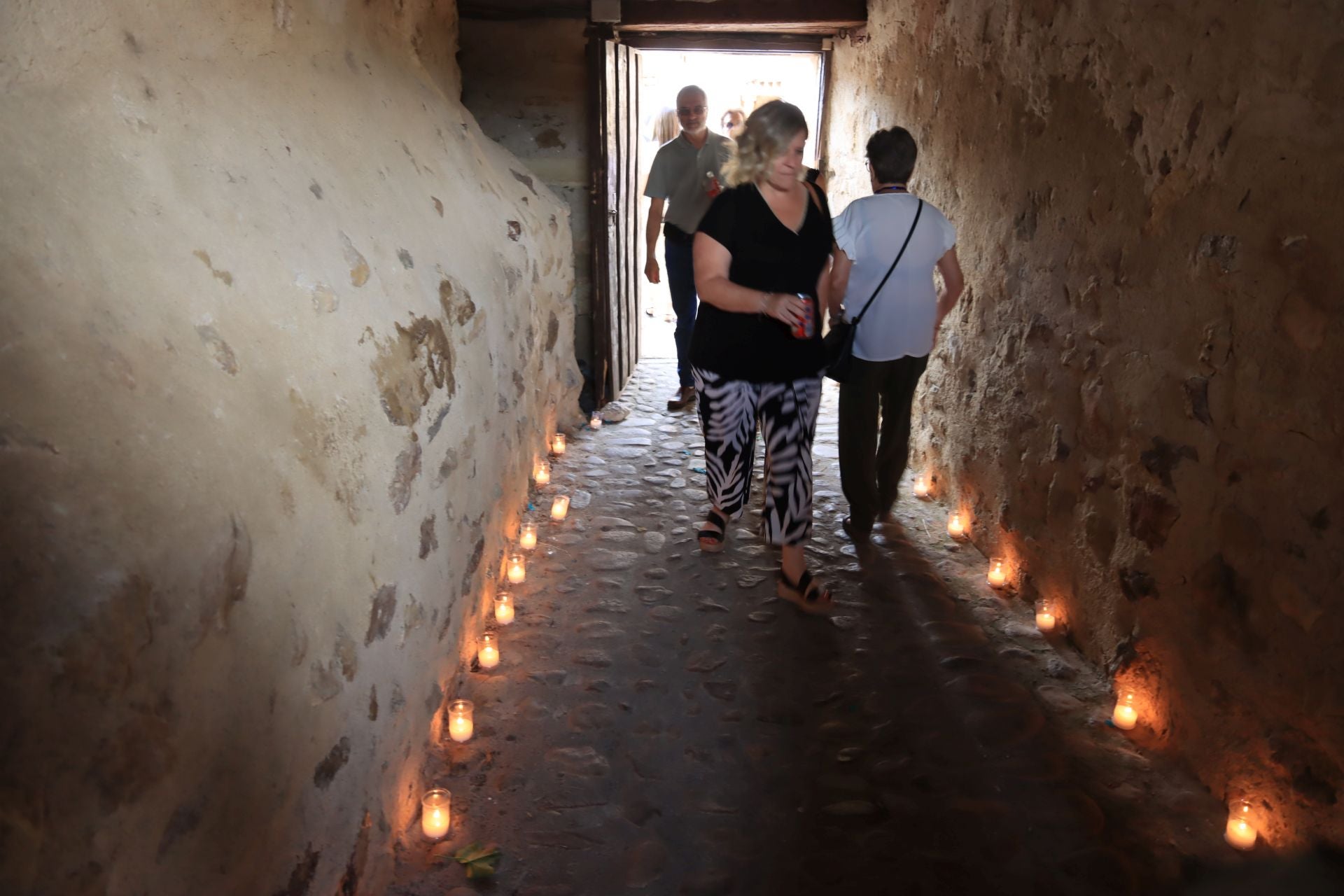 La noche de las velas en Pedraza, en imágenes