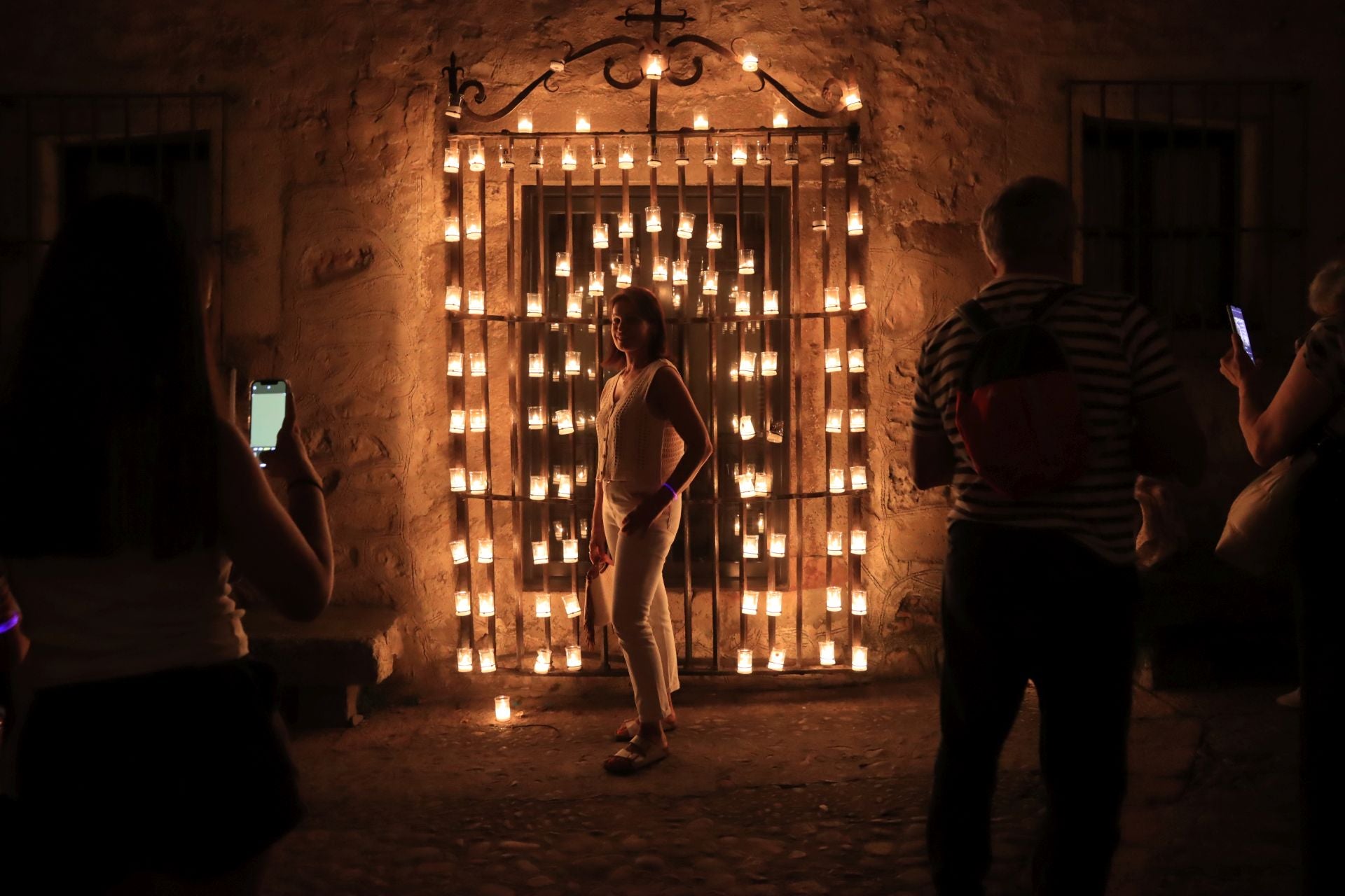La noche de las velas en Pedraza, en imágenes