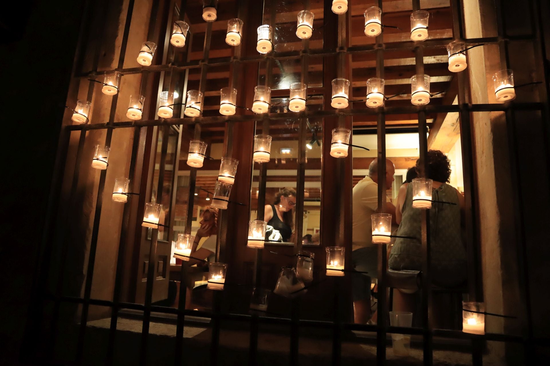 La noche de las velas en Pedraza, en imágenes