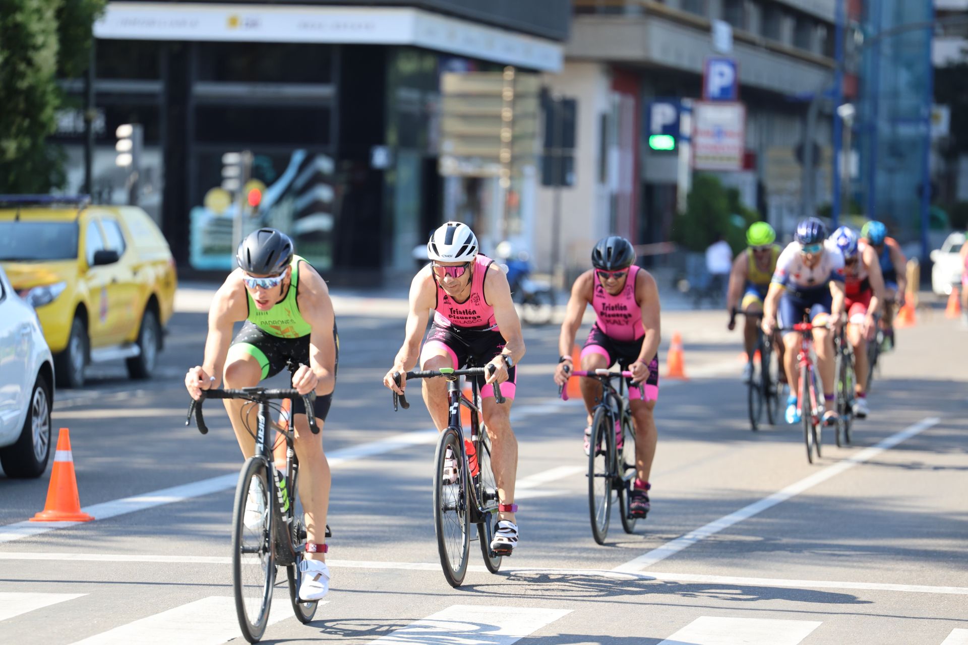 Doscientos atletas prueban su resistencia en la XXVII edición del Triatlón Ciudad de Valladolid