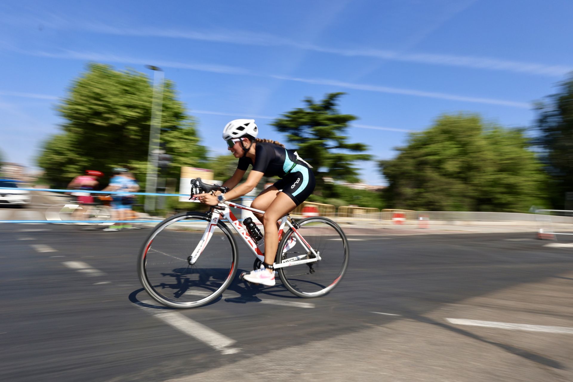 Doscientos atletas prueban su resistencia en la XXVII edición del Triatlón Ciudad de Valladolid