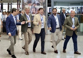 Alfonso Fernández Mañueco llega al Congreso junto a Juanma Moreno, Alfonso Rueda y Miguel Tellado.