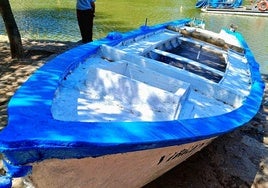 La barca de la Virgen del Carmen, ayer por la tarde, una vez finalizada su rehabilitación antes de volver al río.