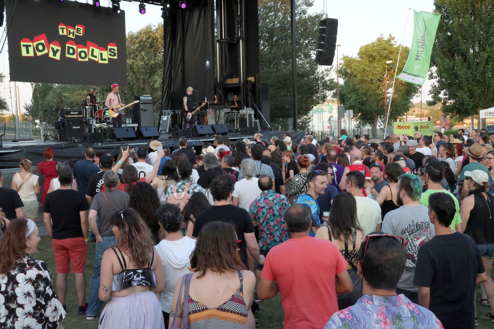 Imágenes de The Toy Dolls en el festival El Milanito.