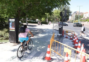 Reabre sin pintar el carril bici de Isabel la Católica tras su primer «retoque»