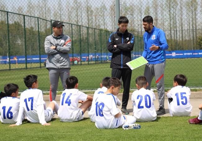 David Ruiz entrenando en el Shanghai Shenhua