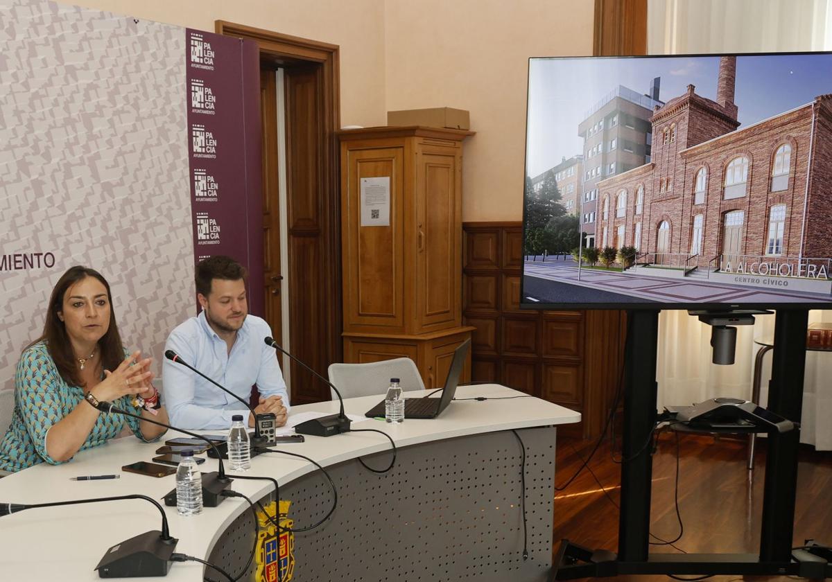 La alcaldesa y el concejal de Urbanismo presentan la Alcoholera.
