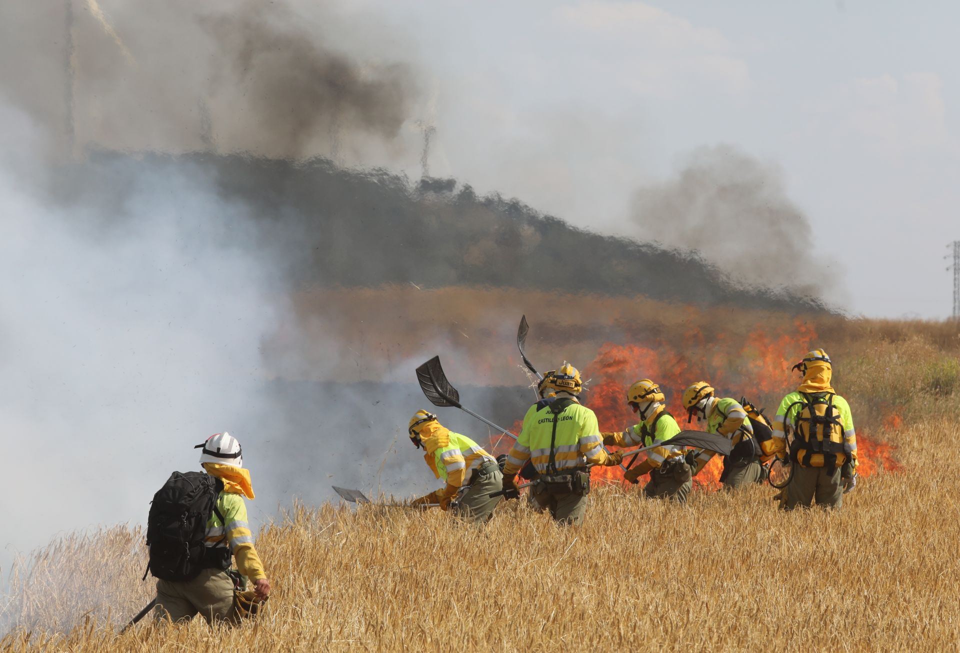 Así ha sido el incendio en las tierras agrícolas de Villalobón