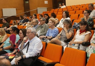 La Yutera homenajea a tres docentes jubilados y reconoce la larga trayectoria de Carmen Alario