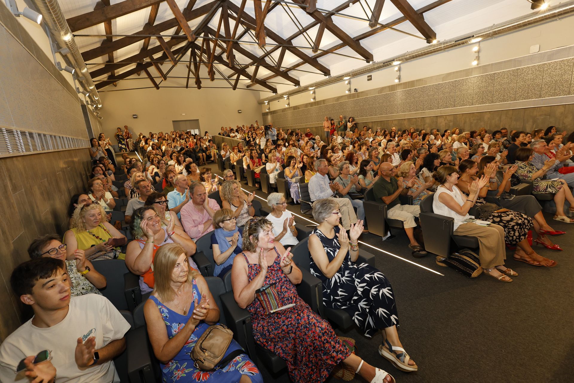 La neurocientífica Nazareth Castellanos abarrota el Centro Cultural de Palencia
