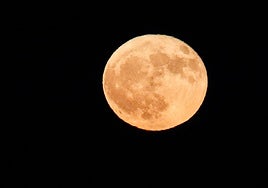 Imagen de la superluna del ciervo.