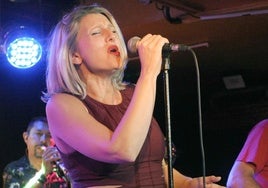 Actuaciones de Vilma y Mr Mushroom en el festival concurso Summer is music