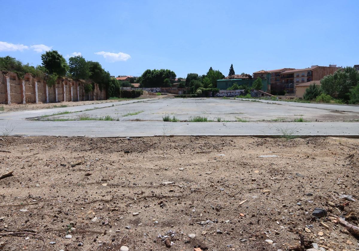 Terrenos del antiguo Regimiento, tras las obras apra su limpieza.
