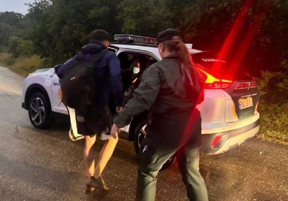 La Guardia Civil de Burgos desaloja varios campamentos de verano en Las Merindades a causa de la fuerte tormenta.