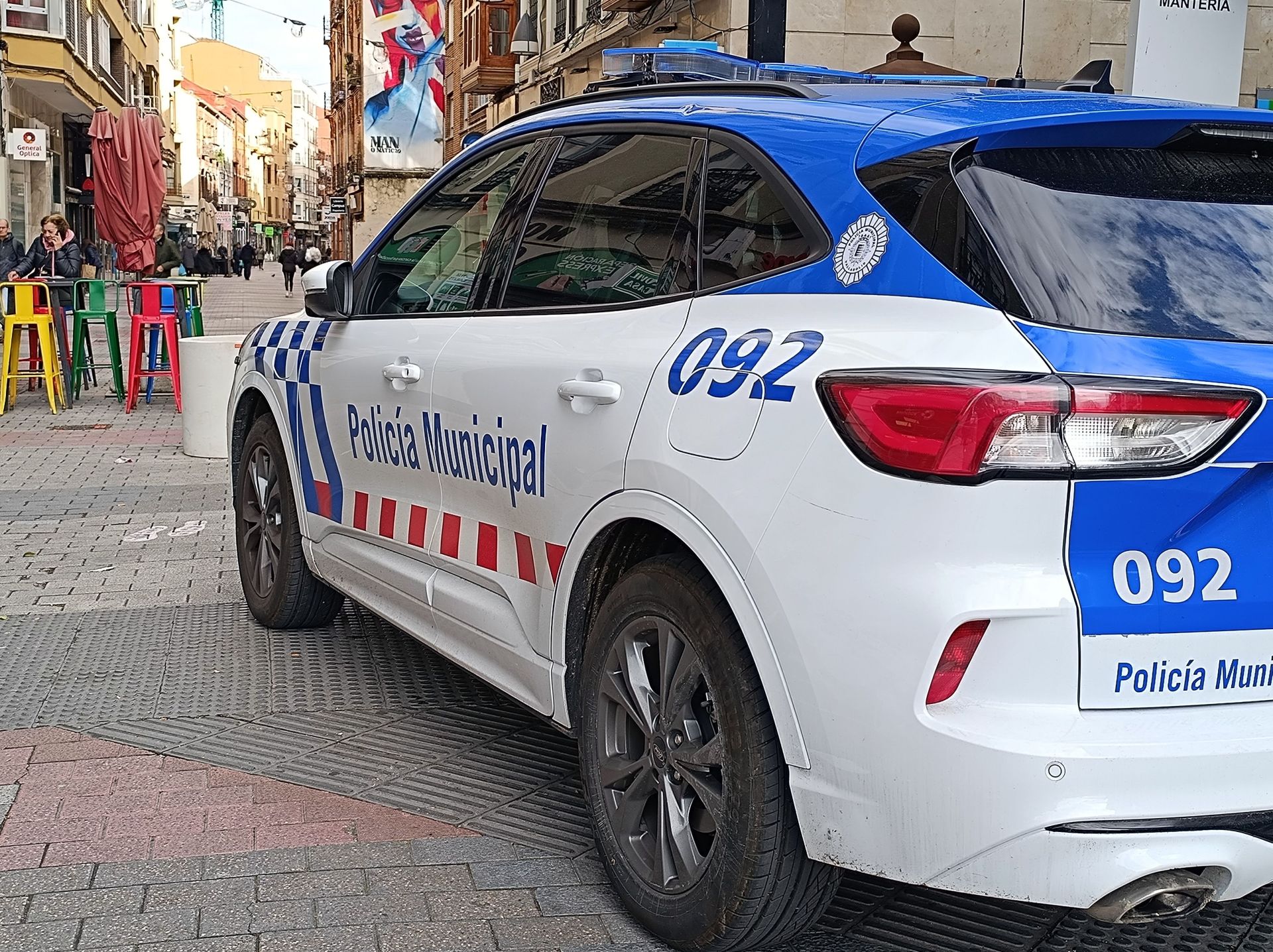 Requisan un altavoz a un grupo de jóvenes por ruidos nocturnos en Delicias