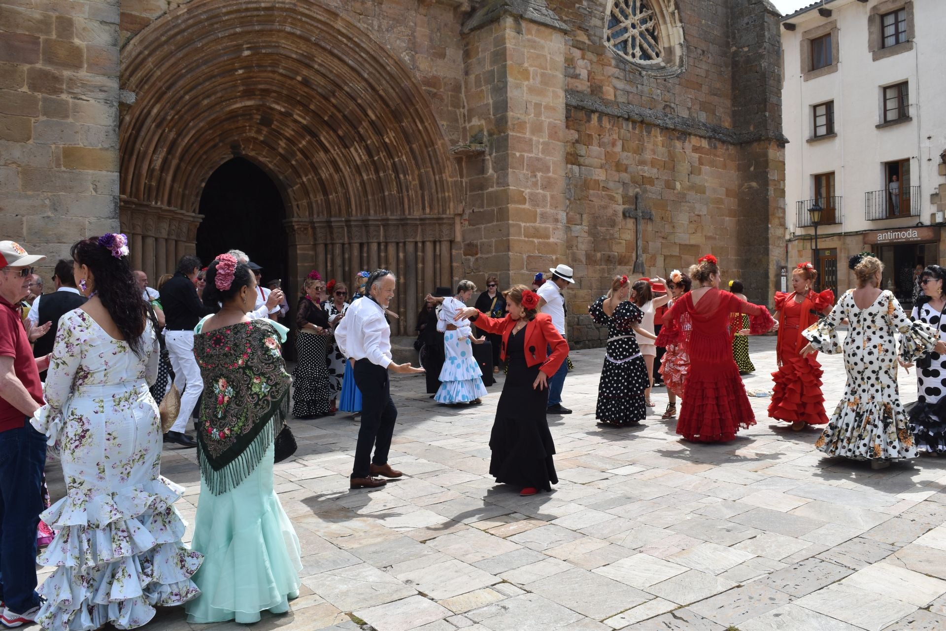 Aguilar funde la feria gastronómica con las sevillanas