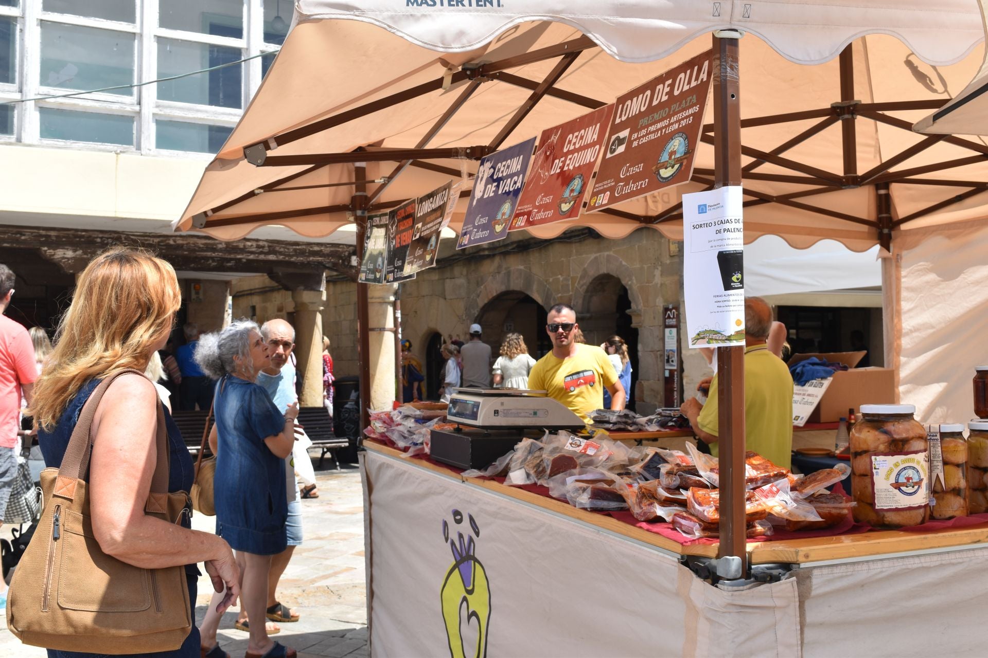 Aguilar funde la feria gastronómica con las sevillanas