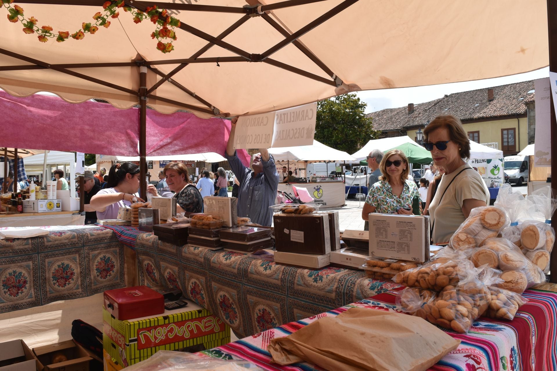 Aguilar funde la feria gastronómica con las sevillanas
