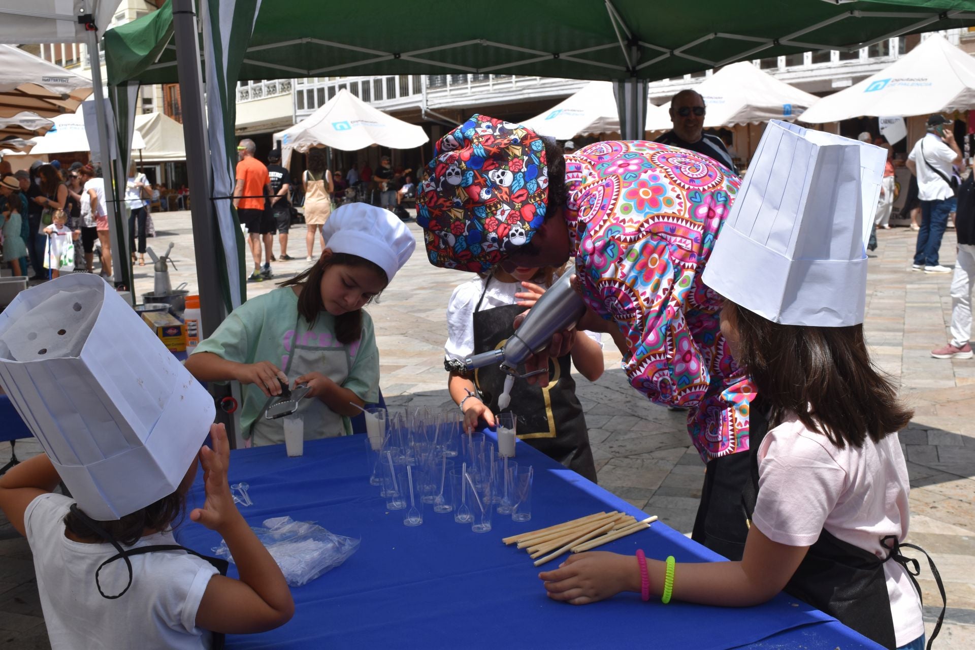 Aguilar funde la feria gastronómica con las sevillanas