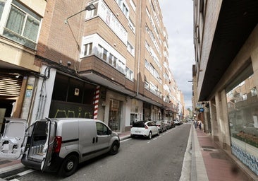 Arrestado por aporrear con una barra metálica la puerta de un taller en Delicias: «Sal de ahí cobarde»
